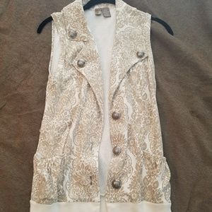 S Cream colored BKE Vest with floral pattern